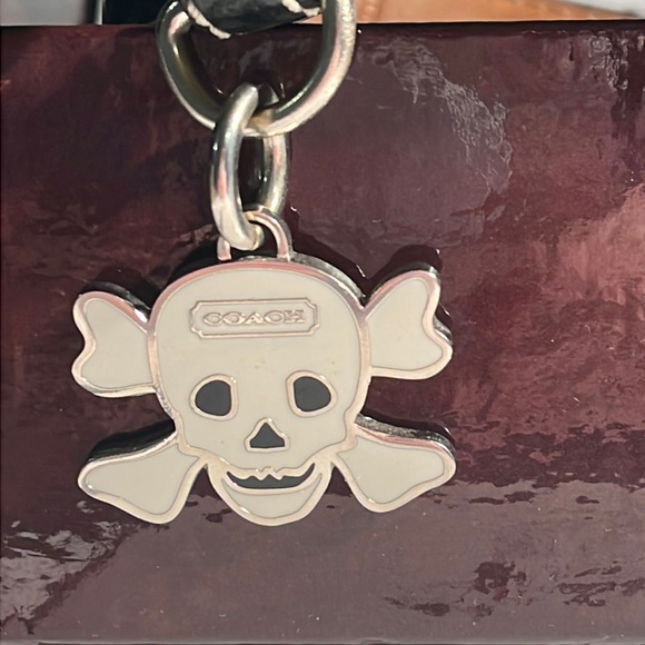 COACH Skull and Crossbones collar with original box and tags. - Picture 5 of 5